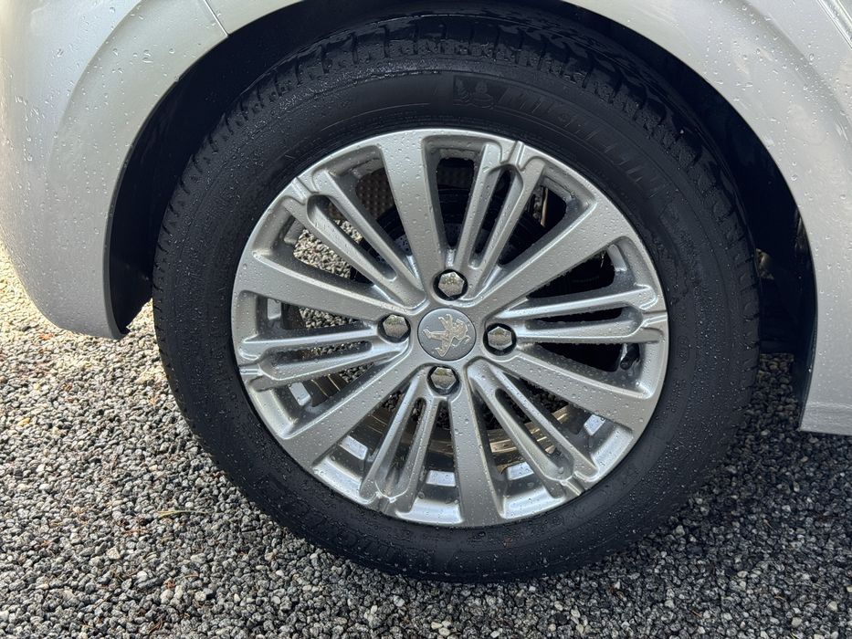 Para venda peugeot 1.2 versão style nacional com garantia de 24 meses