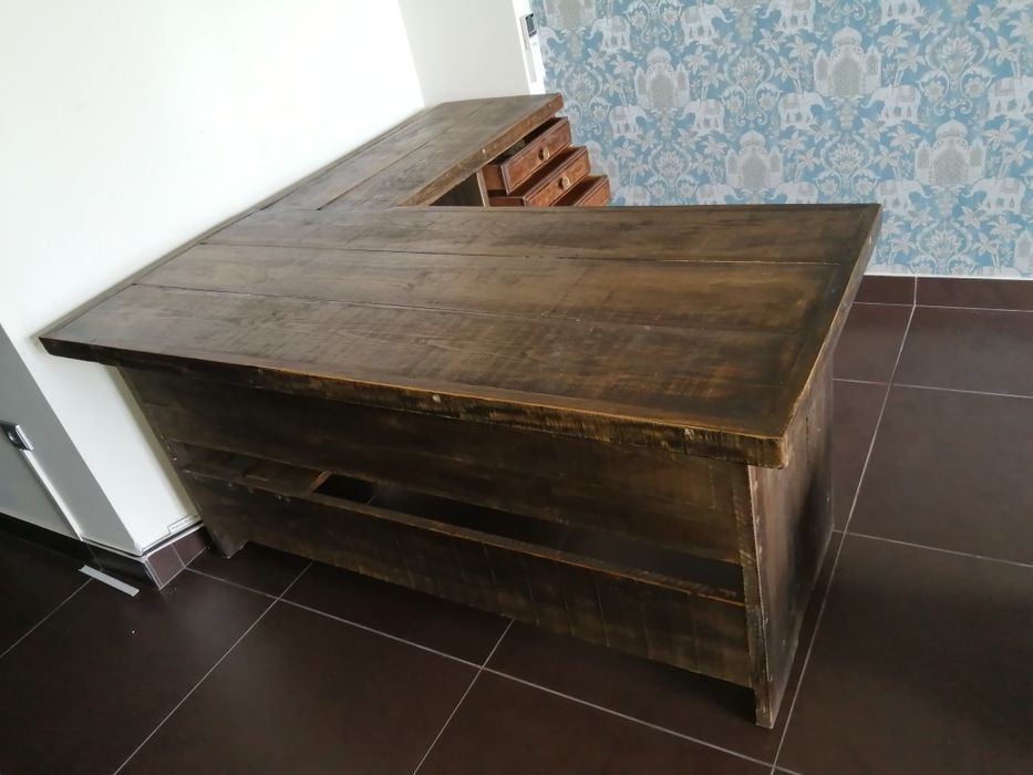 Secretaria de Escritório e Aparador de TV