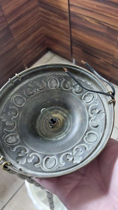 Stara lampa wiszaca