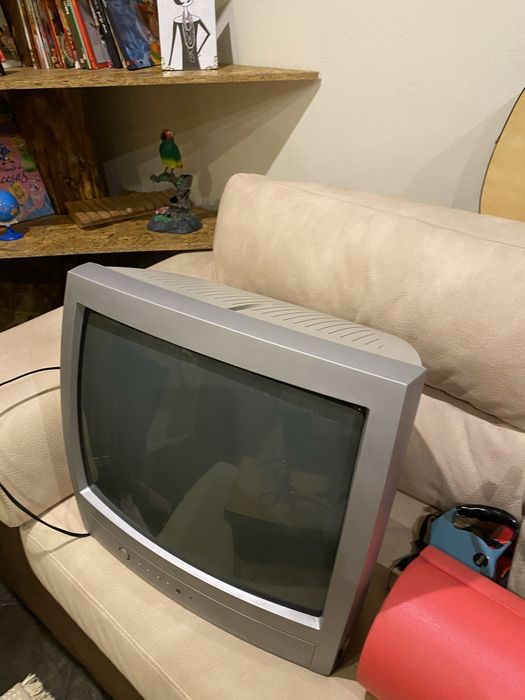 Televisao antiga em funcionamento