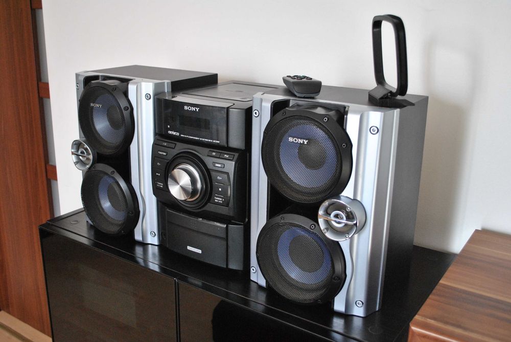 Mini wieża Sony - komplet: CD RADIO PILOT KOLUMNY ANTENA