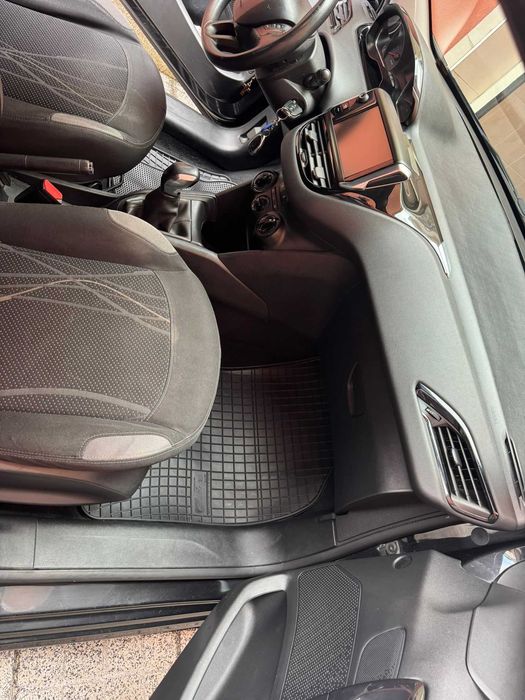 Peugeot 208 1.6 HDi – Económico e Fiável | 2012