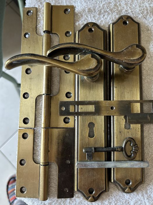 Conjunto de 7 manípulos de portas+ canhões+ dobradiças+chaves