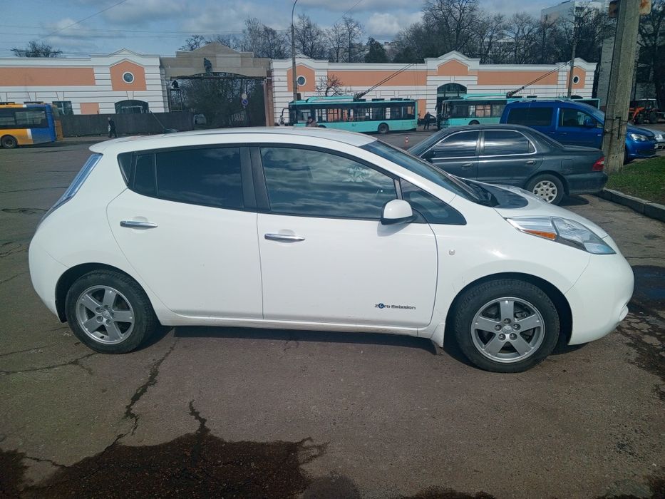 Электромобиль Ниссан Лиф: 9 300 $ - Nissan Трисвятська Слобода на Olx