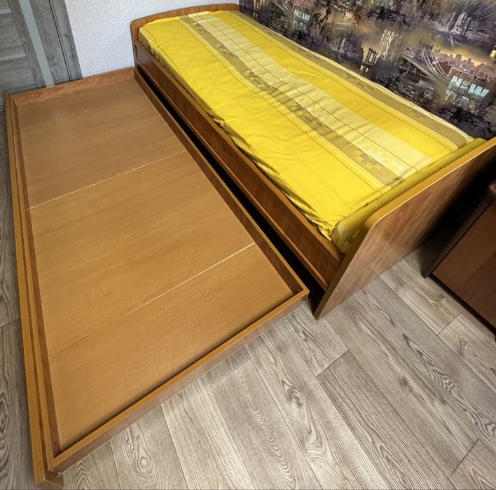 Продам кровать односпальную + матрас