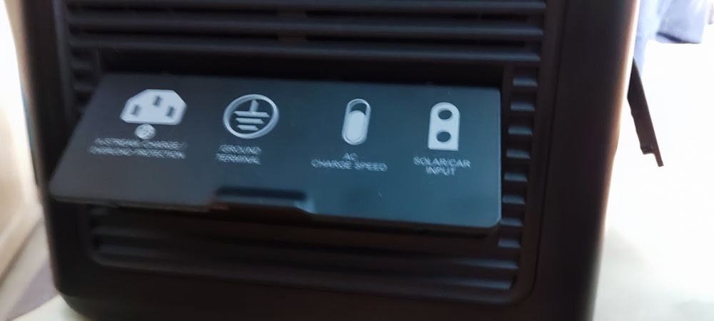 Przenośna stacja zasilania solar OUHITEL P1501E plus 2400W 1,5KWH +APK