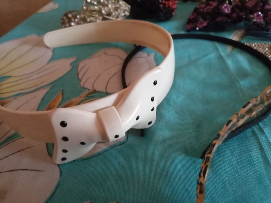 Прикраси для волосся