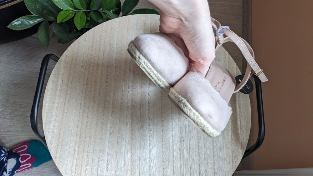 Босоніжки туфлі на танкетці 38