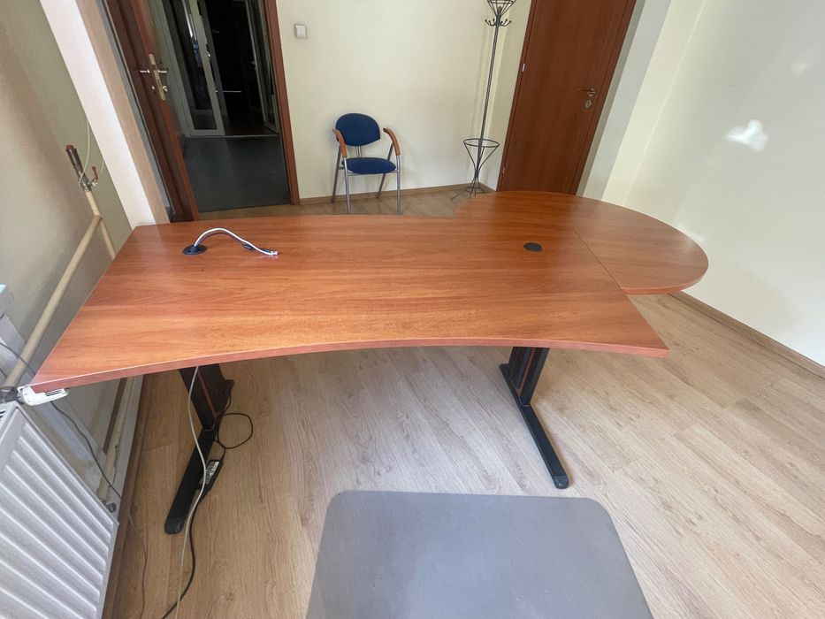 Dużo biurko z dostawką