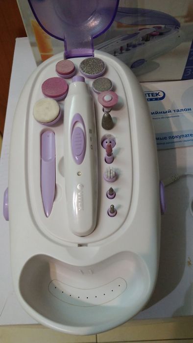 Прибор для обработки ногтей Vitek.