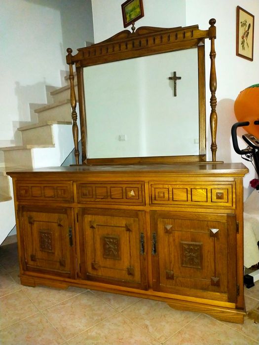 Cómoda | aparador em madeira maciça com espelho.