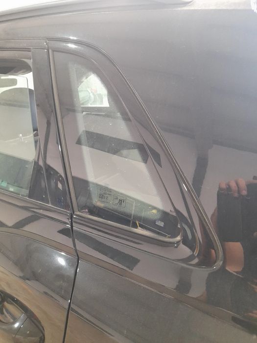 Vidro do painel trás esquerdo AUDI Q3 (F3B)