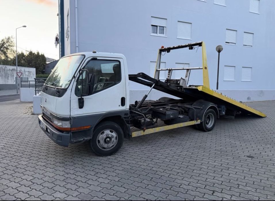 Mitsubishi canter 649 ano 98 3.9 (Pronto socorro)Nao aceitos trocas só venda !