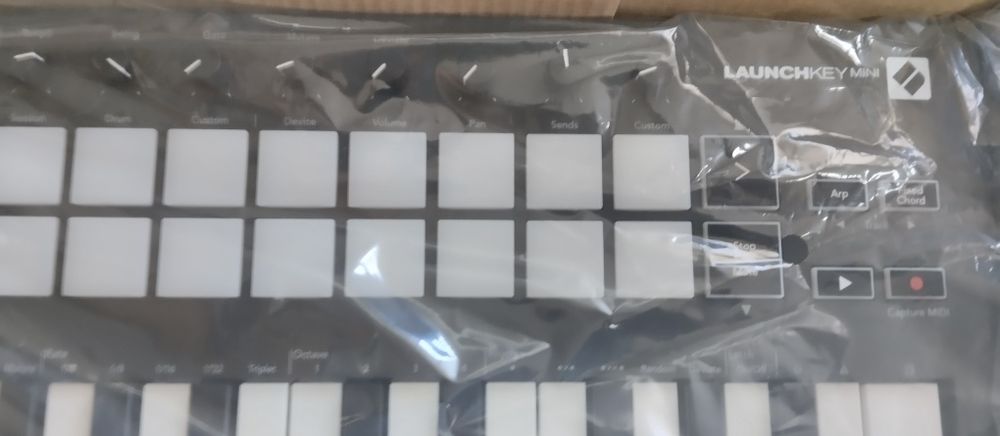 Vende teclado controlador da Novation