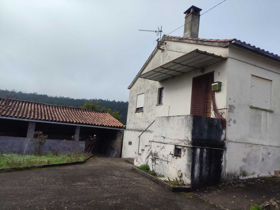 Moradia Isolada para Recuperar com Terreno