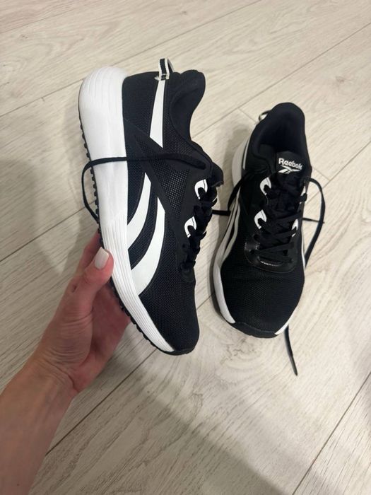 Reebok стан нових