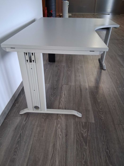 ID 84 - Vendo mesa secretária metal em L C160xL120XL80XA76cm