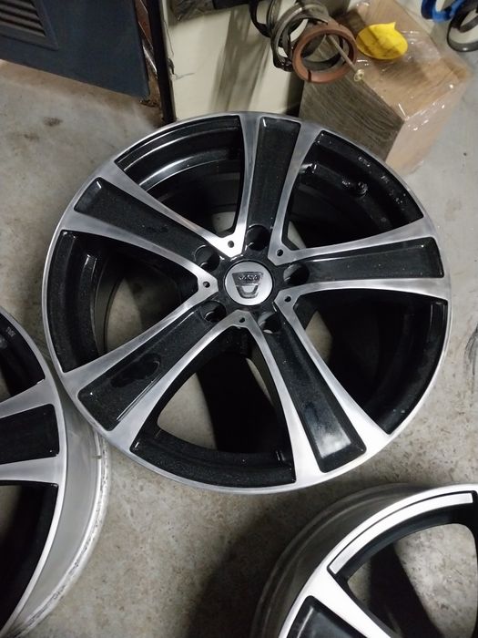 Felgi Aluminiowe R17 5x114.3 7.5J ET 45