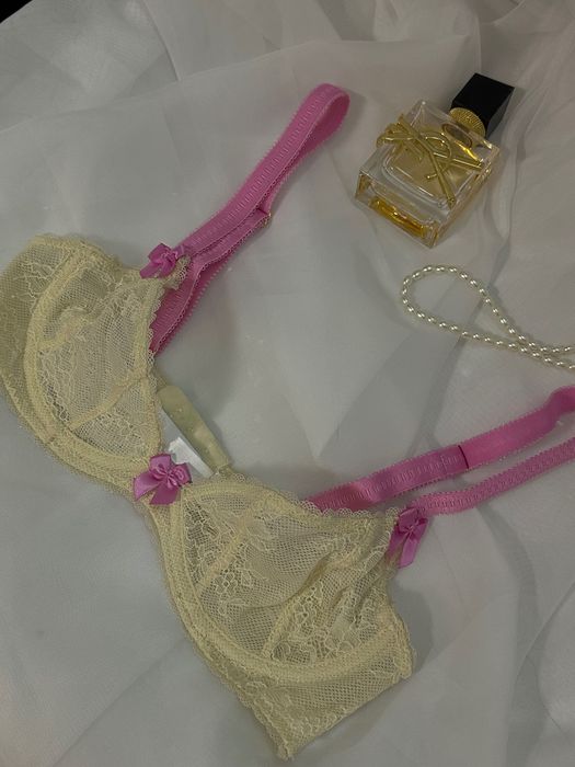 Бюсти мереживні urban outfitters