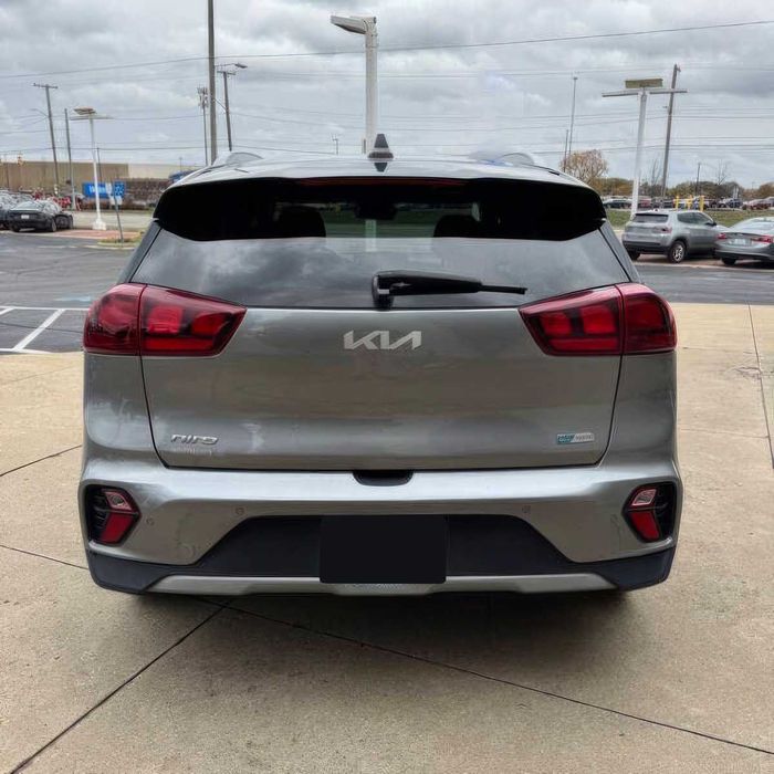 Kia Niro LXS      2022