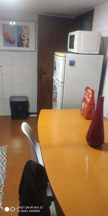 Mesa em Pinho usada
