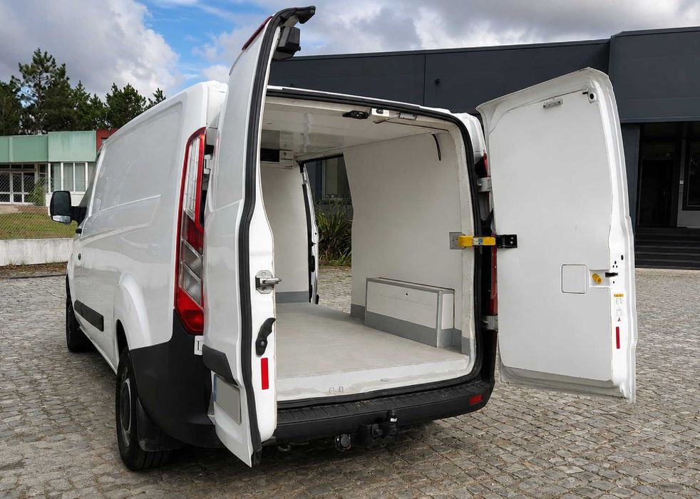 Ford Transit - Carrinha Mercadorias com instalação Frigo