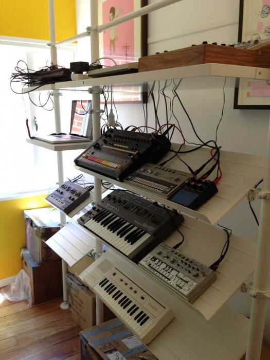 Rack para sintetizadores e equipamento de estúdio IKEA Stolmen
