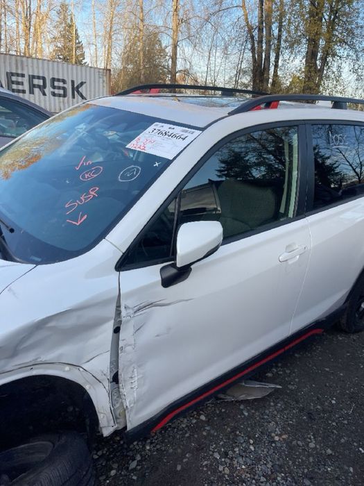 Двері передні ліві Subsru Forester 2022