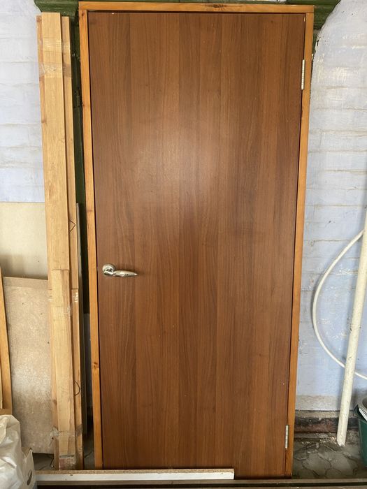 Двери с луткой