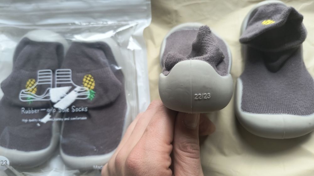 Buty niemowlęce z elastyczną podeszwa barefoot
