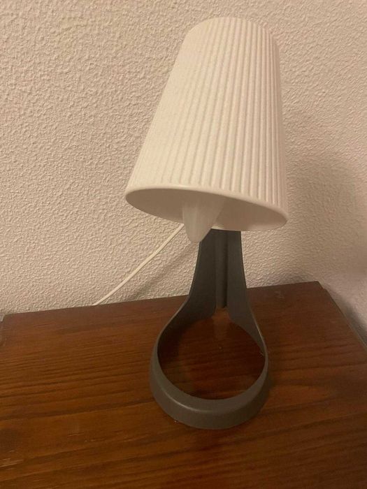 Candeeiro de Mesa / Cabeceira IKEA (Modelo Svallet) – Como Novo