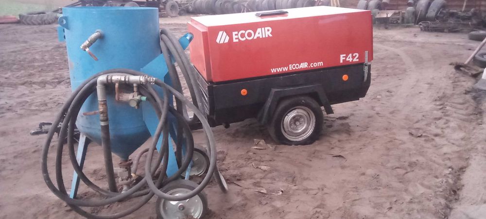 OKAZJA Zestaw do piaskowania ( kompresor 4,2m3 , piaskarka 200l)