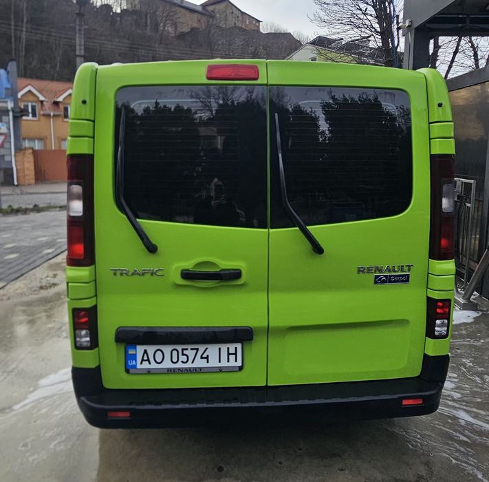Продам мікроавтобус renault Trafic дев'ятимісний 2021-го року