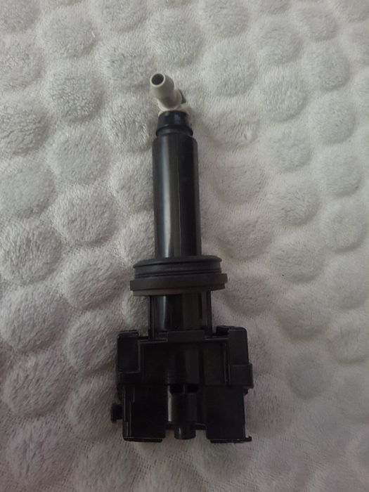 Форсунка омивателя передня toyota camry