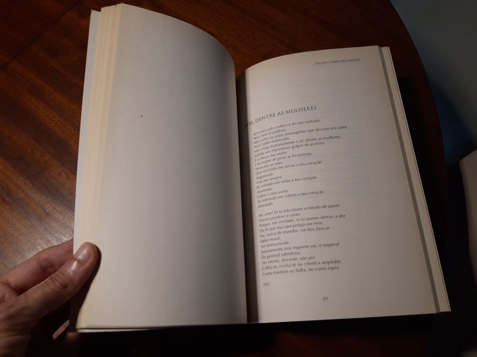 Livro "Poemas" de Políbio Gomes dos Santos