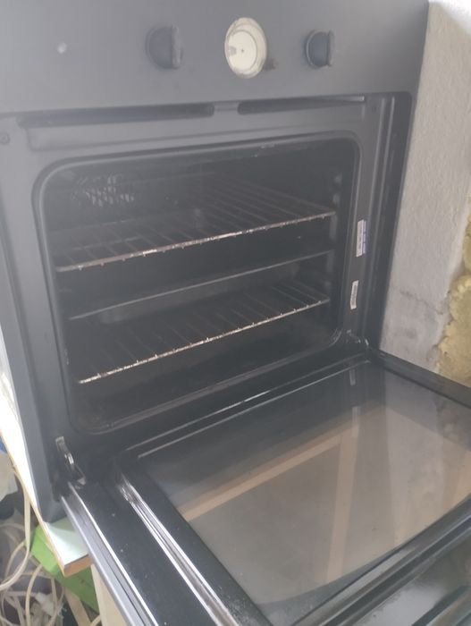 Продам духовку. Аристон