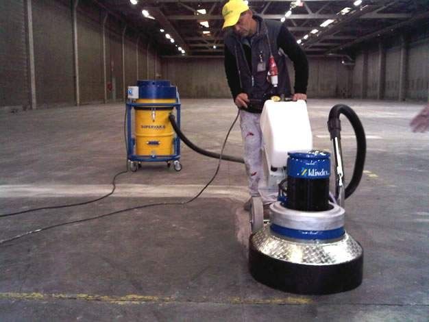 Шліфування бетоних та топінгових полів.