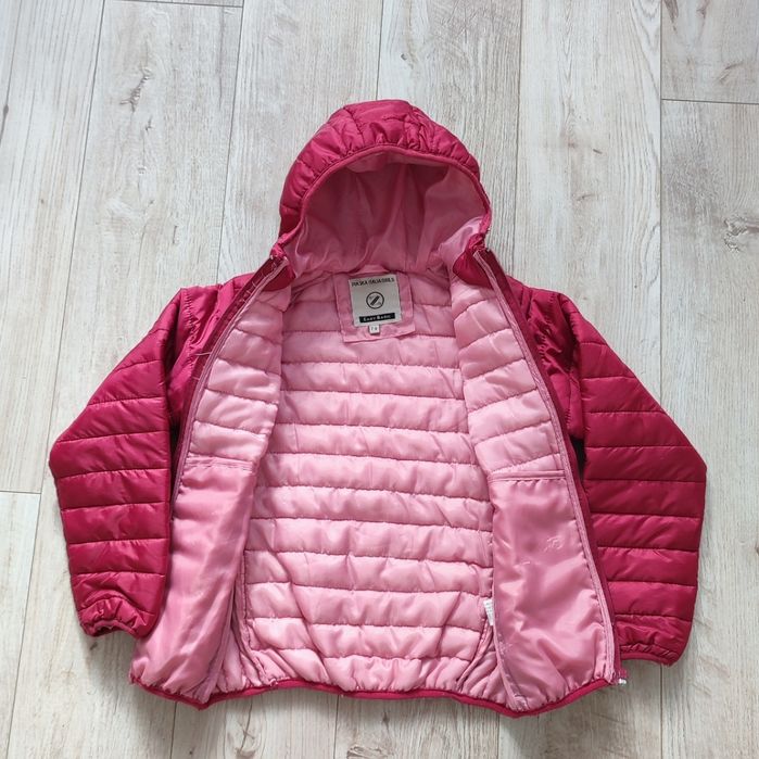 Легенька куртка для дівчинки