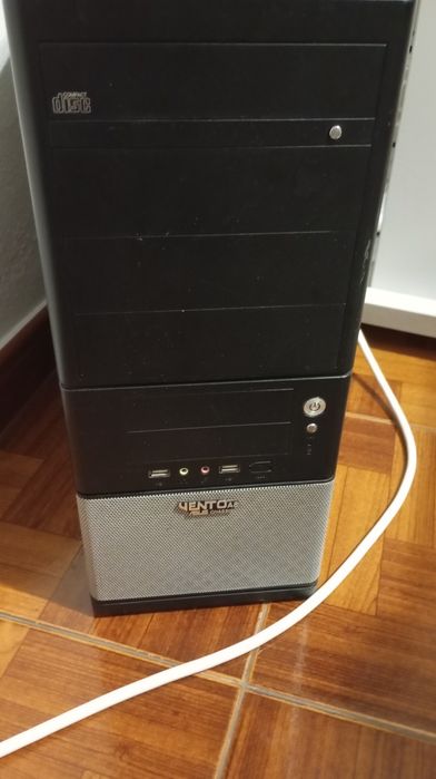 PC  Intel Pentium Dual CPU
E2200 2.2 GHz 1,99 GB de RAM