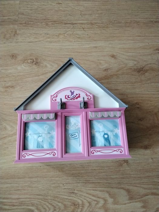 Skladany sklep z odzieżą dla dzieci