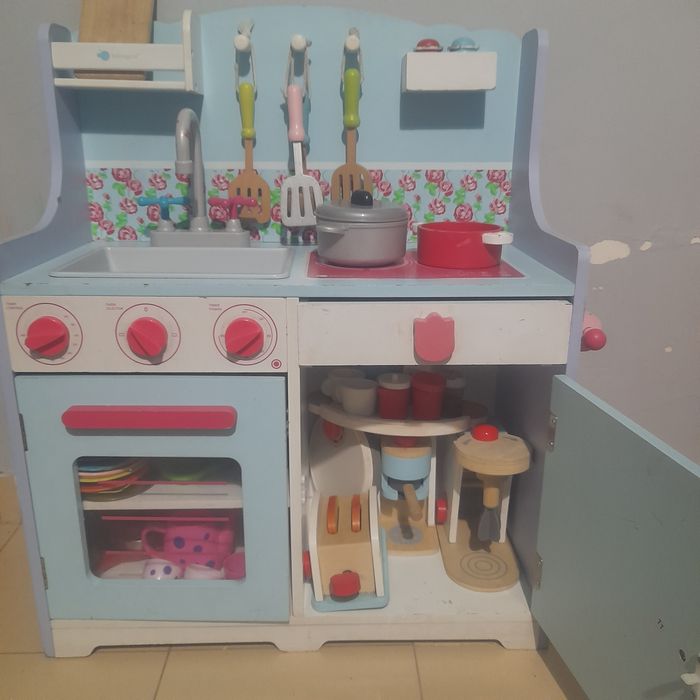 Vendo cozinha de criança com acessórios