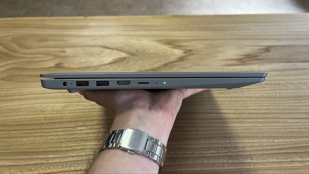 Новий ноутбук Lenovo 14IGL05 81VU007GRA — компактний та практичний