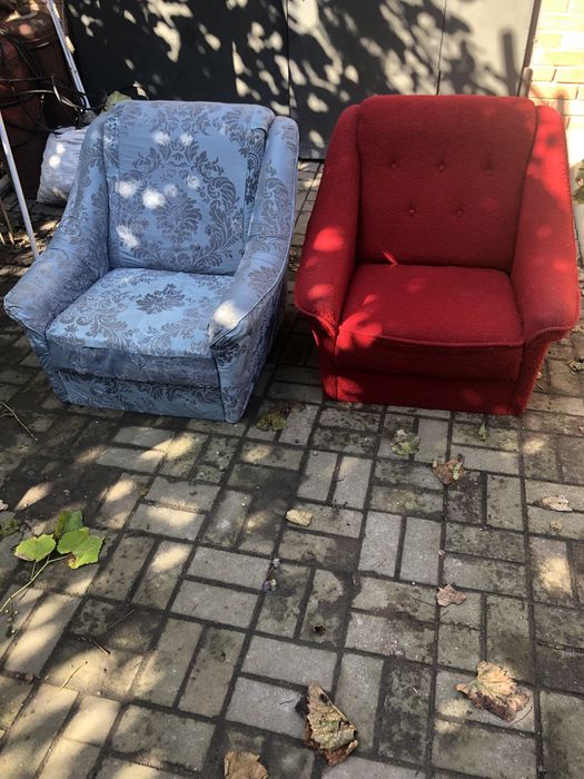 Стільці деревʼяні мʼякі