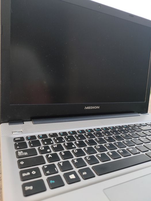 Ноутбук medion akoya e6422