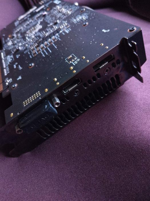 Видеокарта AMD RX 570 ASUS