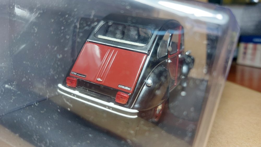 Citroen 2CV6 Charleston 1:24