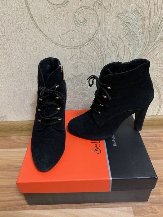 Ботинки, ботильйони, жіночі