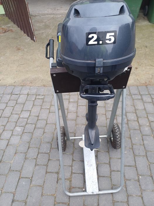 Silnik spalinowy do łódki