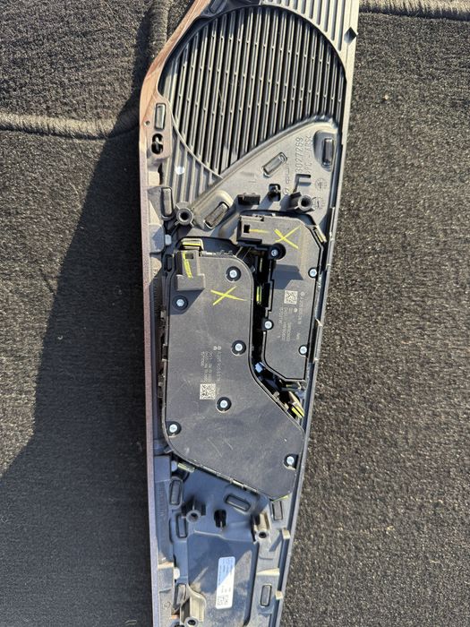 Регуліровка  (кнопки) сідушки водія Mercedes EQC