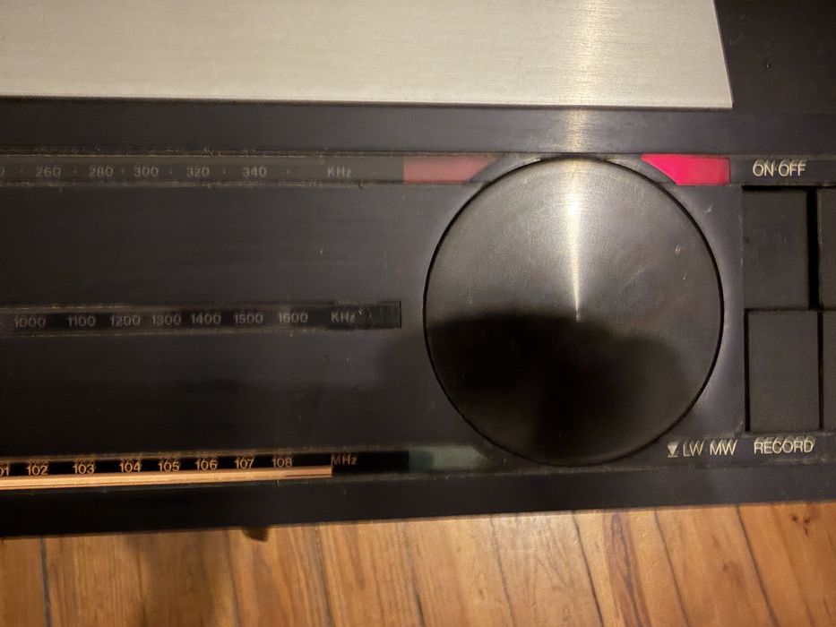 Bang and Olufsen Beocenter 400